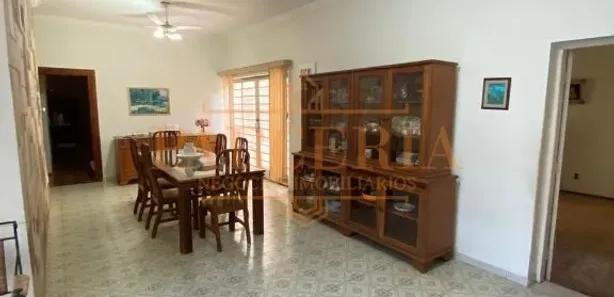 Sobrado com 5 Quartos para alugar, 648m² no Centro, Araçatuba