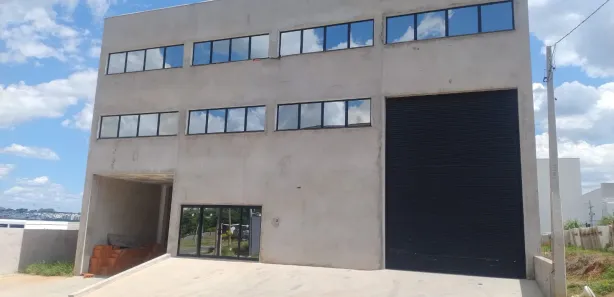 Galpão / Depósito / Armazém para venda ou aluguel, 1100m² no Jardim Marchissolo, Sumaré