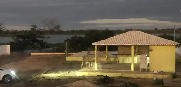 Fazenda / Sítio / Chácara com 2 Quartos à venda, 264m² no Pedrinhas, Petrolina