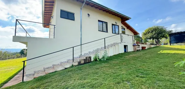 Fazenda / Sítio / Chácara com 3 Quartos à venda, 223m² no Centro, Águas de São Pedro
