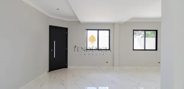 Sobrado com 3 Quartos à venda, 135m² no Novo Mundo, Curitiba