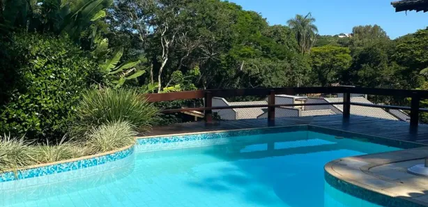 Casa de Condomínio com 3 Quartos para alugar, 390m² no Itaipu, Niterói