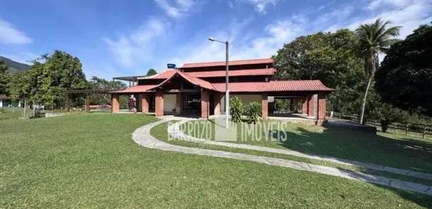 Fazenda / Sítio / Chácara com 4 Quartos à venda, 4000m² no Papucaia, Cachoeiras de Macacu