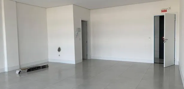 Conjunto Comercial / Sala para alugar, 49m² no Do Salto, Blumenau