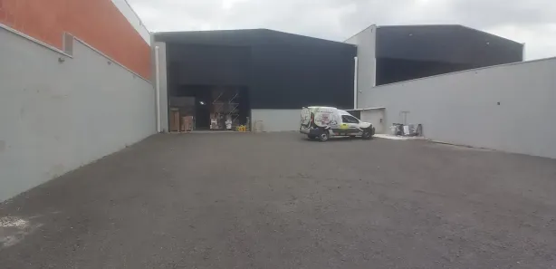 Galpão / Depósito / Armazém para venda ou aluguel, 500m² no Buru, Salto
