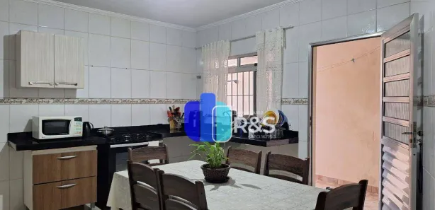 Casa com 3 Quartos à venda, 220m² no Vila Pasti, Louveira