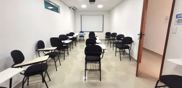 Conjunto Comercial / Sala para alugar, 100m² no Nossa Senhora das Graças, Manaus