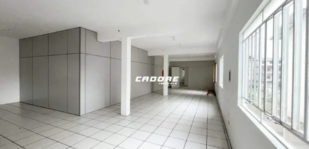 Conjunto Comercial / Sala para alugar, 150m² no Água Verde, Blumenau