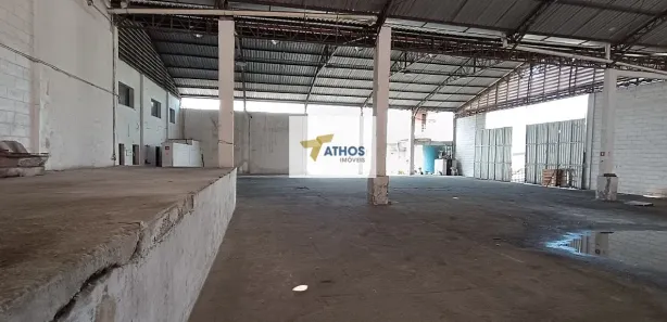 Galpão / Depósito / Armazém com 3 Quartos para alugar, 1110m² no Sítio Paecara (Vicente de Carvalho), Guarujá