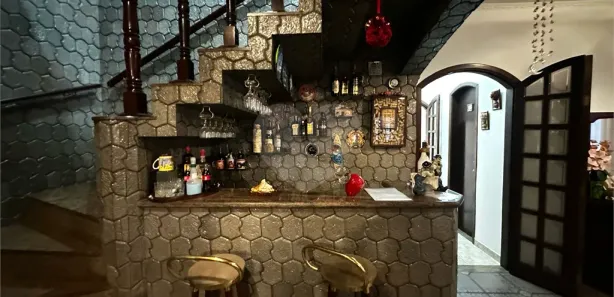 Sobrado com 4 Quartos para venda ou aluguel, 414m² no Vila Júlia, Poá