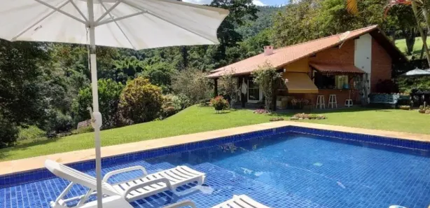 Casa de Condomínio com 2 Quartos à venda, 1380m² no Nogueira, Petrópolis