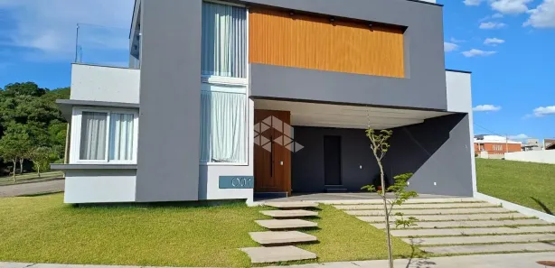 Casa de Condomínio com 3 Quartos à venda, 280m² no Tomazetti, Santa Maria