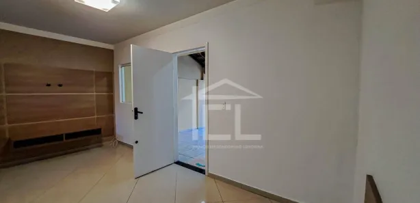 Casa com 3 Quartos para alugar, 90m² no Conjunto Habitacional Santiago II, Londrina