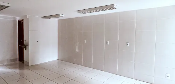 Loja / Salão / Ponto Comercial para alugar, 60m² no Nogueira, Petrópolis