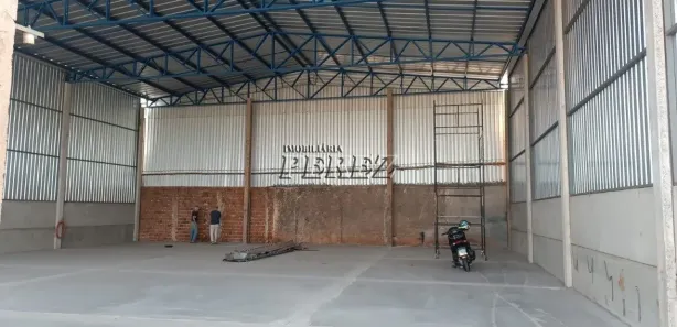 Galpão / Depósito / Armazém para alugar, 500m² no Jardim Silvino, Cambé