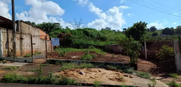 Terreno / Lote / Condomínio à venda, 336m² no Vila Operária 1, Apucarana