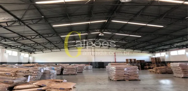 Galpão / Depósito / Armazém para venda ou aluguel, 2300m² no Chácara Dora, Araçariguama