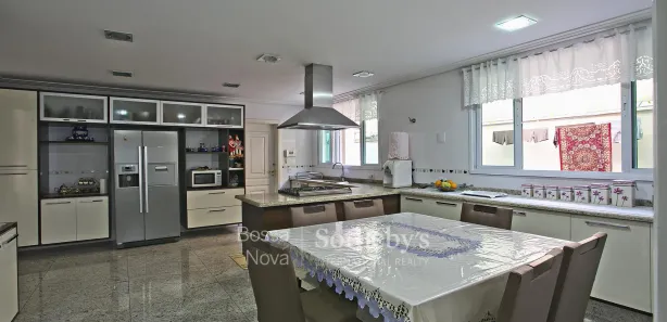 Casa com 5 Quartos para venda ou aluguel, 580m² no Alto de Pinheiros, São Paulo