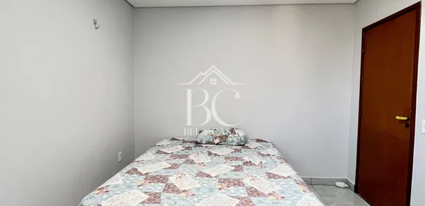 Sobrado com 4 Quartos à venda, 220m² no Guará II, Brasília