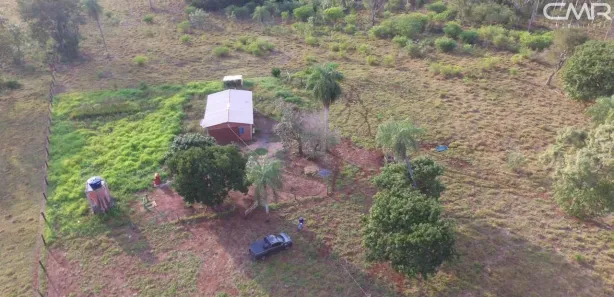 Fazenda / Sítio / Chácara com 2 Quartos à venda, 100m² no Zona Rural, Guia Lopes da Laguna