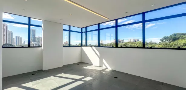 Conjunto Comercial / Sala para alugar, 35m² no Campo Comprido, Curitiba