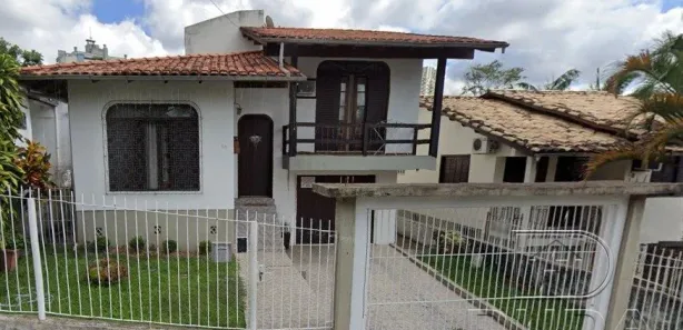 Casa com 3 Quartos para alugar, 200m² no São Cristóvão, Criciúma