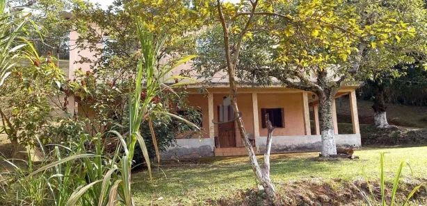 Fazenda / Sítio / Chácara com 10 Quartos à venda, 463m² no Centro, Piraí
