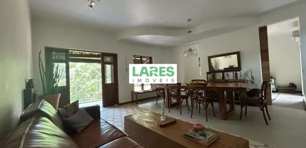 Casa de Condomínio com 3 Quartos à venda, 355m² no Chácara dos Lagos, Carapicuíba