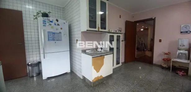 Sobrado com 4 Quartos à venda, 250m² no Niterói, Canoas