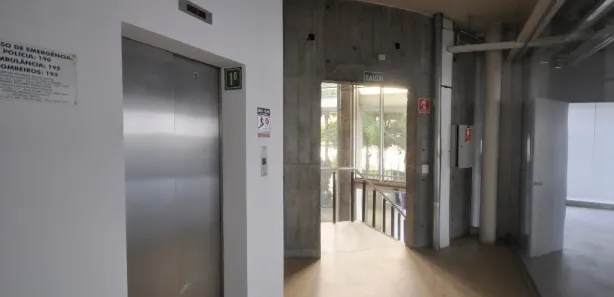 Prédio Inteiro para alugar, 1970m² no Jardim Santo Antônio, Embu das Artes