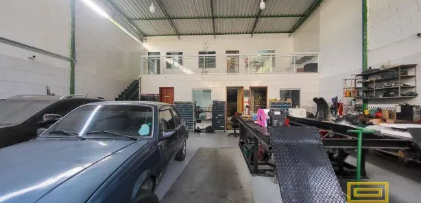 Galpão / Depósito / Armazém para venda ou aluguel, 500m² no Santa Rosa, Niterói