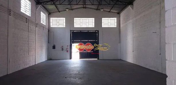 Galpão / Depósito / Armazém à venda, 420m² no Jardim Virgínia, Itatiba