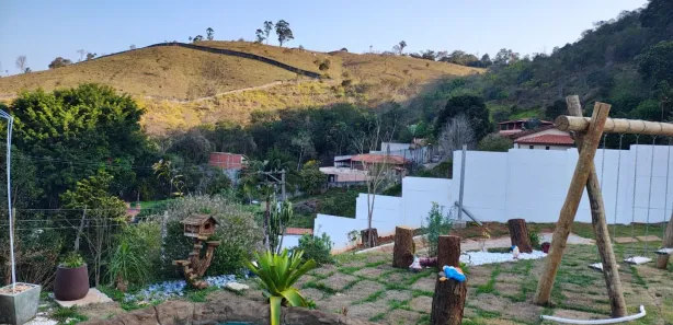 Fazenda / Sítio / Chácara com 3 Quartos à venda, 2000m² no Laranja Azeda, Bom Jesus dos Perdões