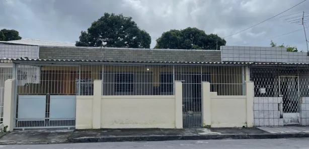 Casa com 2 Quartos para alugar, 250m² no Areias, Recife