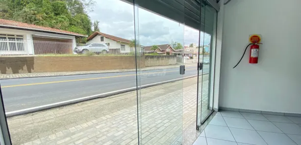 Conjunto Comercial / Sala para alugar, 35m² no Água Verde, Blumenau