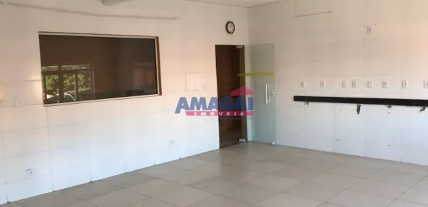 Casa Comercial para alugar, 376m² no Centro, Jacareí