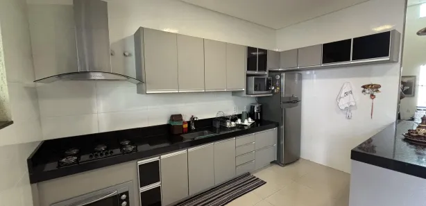 Casa de Condomínio com 3 Quartos à venda, 216m² no Residencial Condomínio Jardim Veneza, Senador Canedo