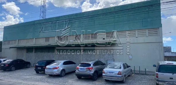 Galpão / Depósito / Armazém à venda, 2100m² no Rosa Elze, São Cristóvão