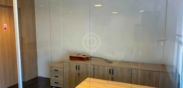Conjunto Comercial / Sala para alugar, 77m² no Centro, Itatiba