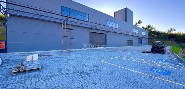 Galpão / Depósito / Armazém para alugar, 300m² no Do Salto, Blumenau