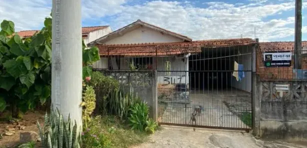 Casa com 3 Quartos para alugar, 10m² no Moradias Rio Alegre, Telêmaco Borba