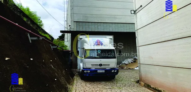 Galpão / Depósito / Armazém para alugar, 952m² no Padroeira, Osasco