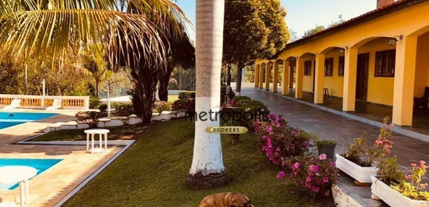 Fazenda / Sítio / Chácara com 6 Quartos à venda, 1000m² no , Laranjal Paulista
