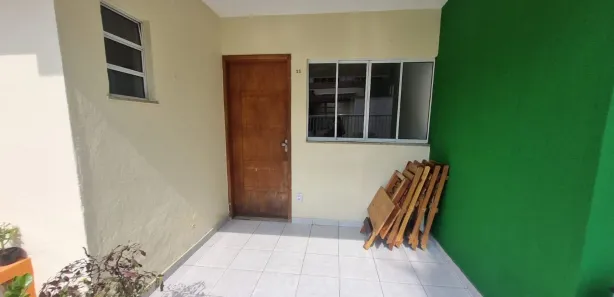Casa de Condomínio com 2 Quartos à venda, 60m² no Moquetá, Nova Iguaçu