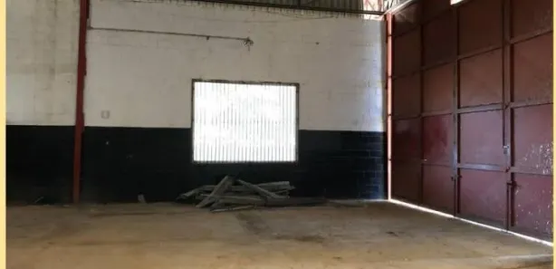 Galpão / Depósito / Armazém para venda ou aluguel, 2000m² no , Mairinque