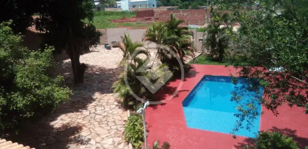 Casa com 3 Quartos para alugar, 2000m² no , Hidrolândia
