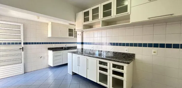 Casa com 3 Quartos para alugar, 250m² no Jardim México, Itatiba