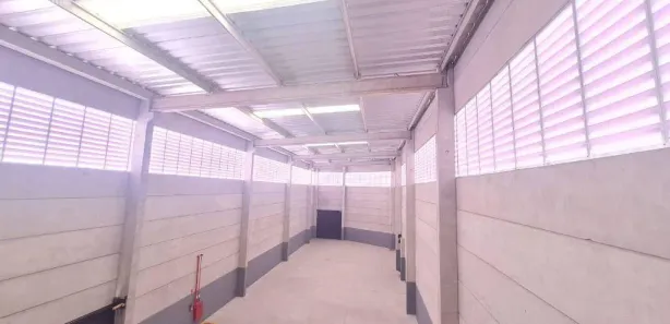 Galpão / Depósito / Armazém para alugar, 930m² no Portão, Arujá