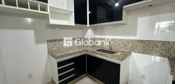 Apartamento com 2 Quartos para alugar, 50m² no Monte Alegre, Montes Claros
