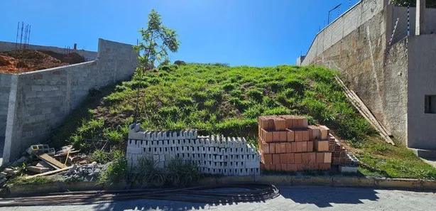 Terreno / Lote / Condomínio à venda, 489m² no Centro, Igaratá